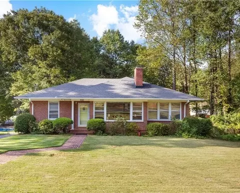 900 Lakeshore Ave, Opelika, AL 36801