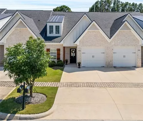 520 Cloverdale Dr, Auburn, AL 36830