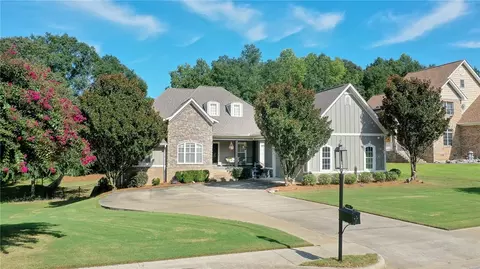 126 Coachmans Dr, Auburn, AL 36832