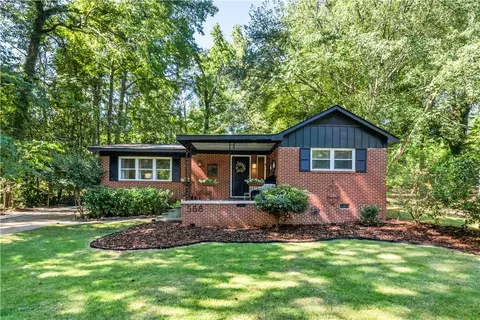 588 Sherwood Dr, Auburn, AL 36830