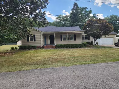 1028 Lamb Addition St, Valley, AL 36854