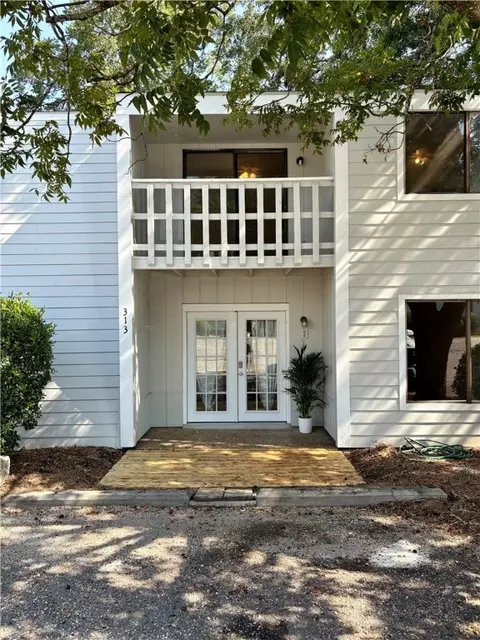 313 E Glenn Ave #B, Auburn, AL 36830