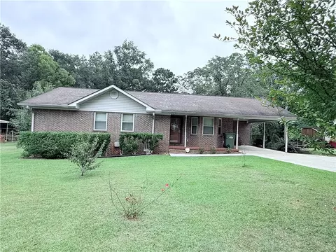109 Church St, Valley, AL 36854