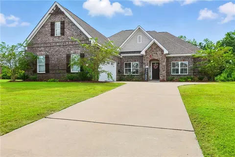 676 High Field Ct, Opelika, AL 36804
