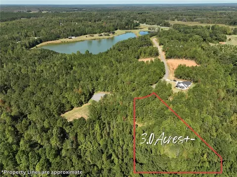 5245 Mary Olive Rd, Opelika, AL 36801