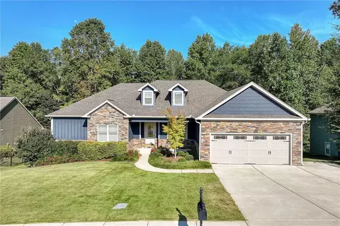 1111 Live Oak Cir, Opelika, AL 36801