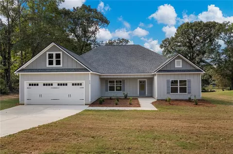 224 Lee Road 334, Salem, AL 36874