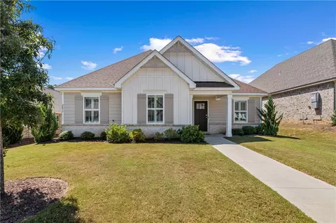 2033 Armistead Ln, Auburn, AL 36830
