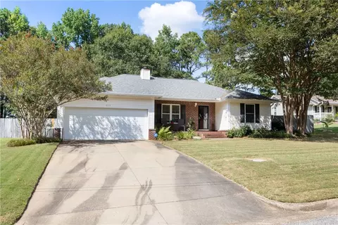 2706 Cunningham Ct, Opelika, AL 36801