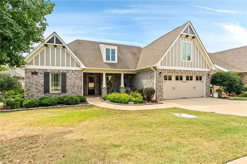 2793 Spring Lakes Xing, Opelika, AL 36801