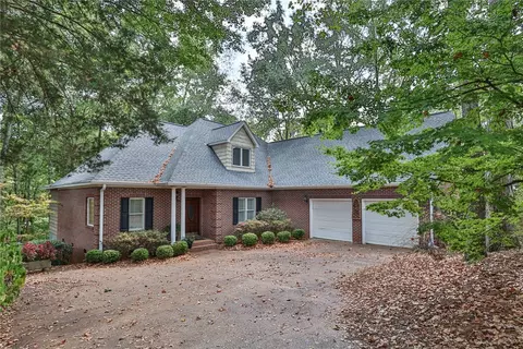 150 Prathers Lake Dr, Auburn, AL 36830