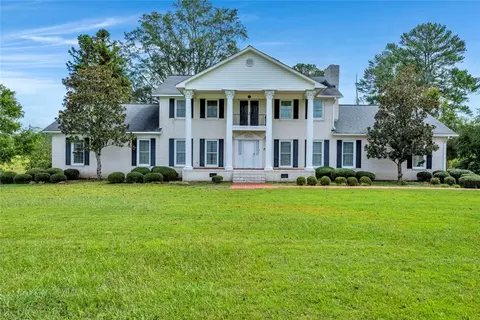 44 Nunnally Lake Rd, Ohatchee, AL 36271