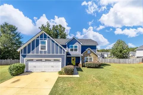 307 Marthas Ct, Opelika, AL 36801
