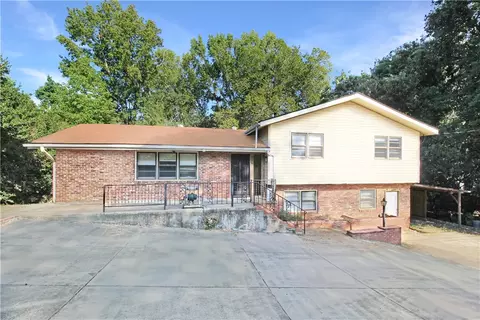 206 4th Ave, Opelika, AL 36801