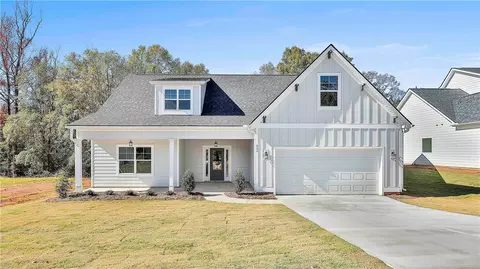 844 Asheton Dr #42, Opelika, AL 36801