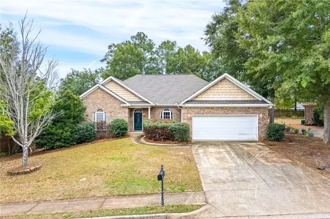 1823 Roanoke Ln, Auburn, AL 36830