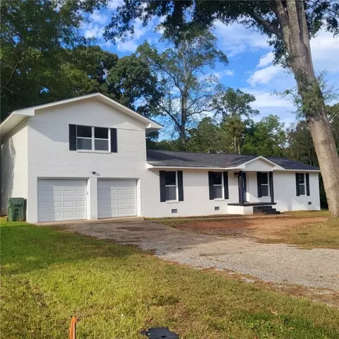 202 Pineview Cir, Valley, AL 36854 photo 2