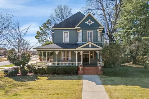 300 N 8th St, Opelika, AL 36801