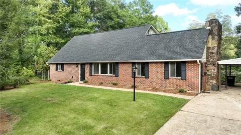 1215 Preston St, Opelika, AL 36801