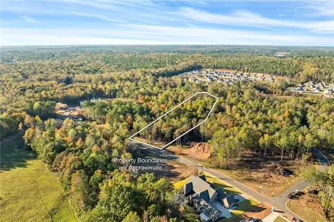 1962 Arrowhead Ave, Opelika, AL 36801