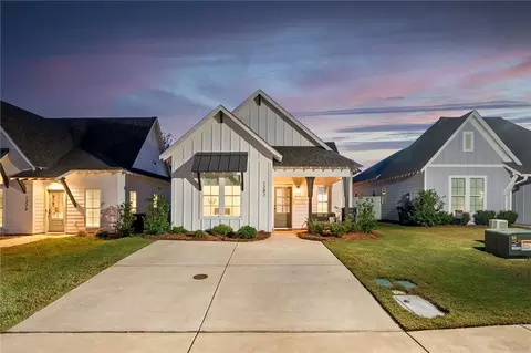 1282 Woodland Cir, Opelika, AL 36801
