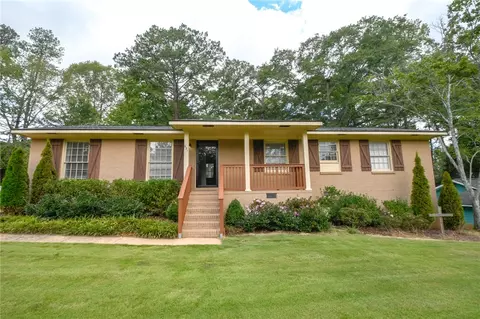 631 Shawnee St, Auburn, AL 36830