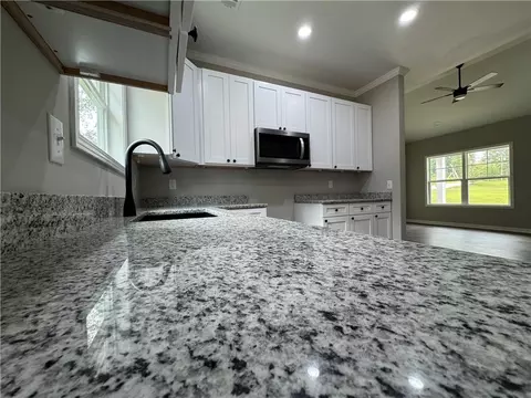 811 Cherry Dr, Lanett, AL 36863 photo 2