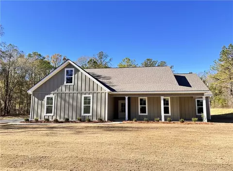 125 Jenkins Rd, Opelika, AL 36804