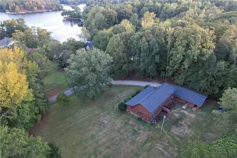15 Lee Road 895, Valley, AL 36854