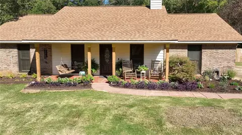 338 Oakview Cir, Smiths Station, AL 36877