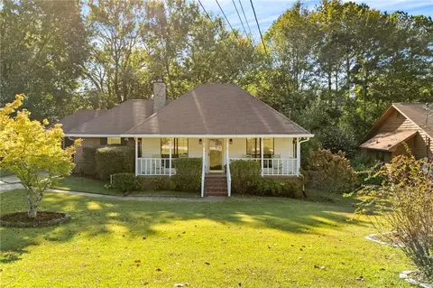 610 Rustic St, Opelika, AL 36801