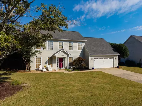 1009 Birch Cir, Auburn, AL 36830