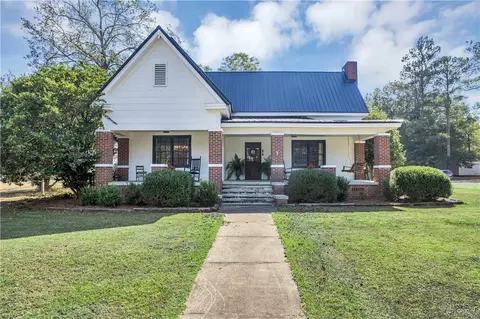 686 E Main St, Notasulga, AL 36866