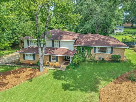 1603 Shadywood Ct, Opelika, AL 36801
