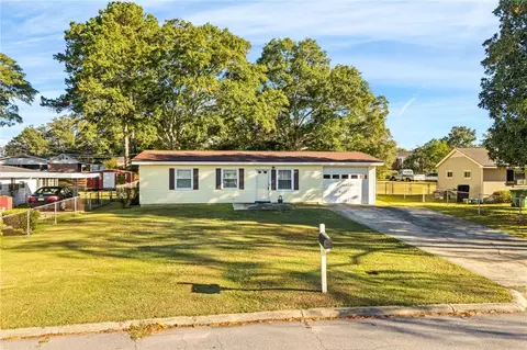806 S 11th St, Lanett, AL 36863