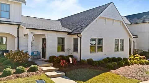 542 Grey Oak Cir, Auburn, AL 36830
