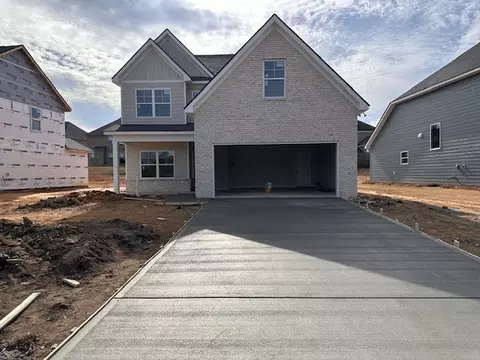 265 Black Oak Dr, Smiths Station, AL 36877