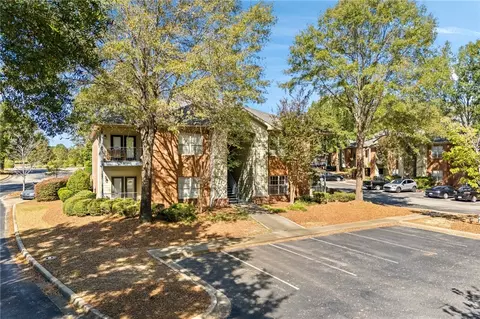 3297 S College St #G102, Auburn, AL 36830