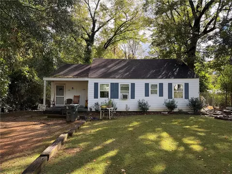 1120 Lakeview Dr, Auburn, AL 36830