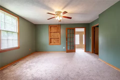 Living - 813 Spring St, Valley, AL 36854 photo 2 of 2