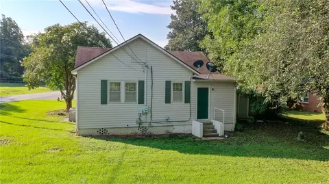 Exterior - 813 Spring St, Valley, AL 36854 photo 8 of 8