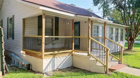 Exterior - 813 Spring St, Valley, AL 36854 photo 3 of 8