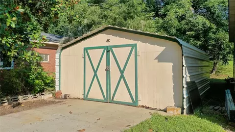 Exterior - 813 Spring St, Valley, AL 36854 photo 5 of 8