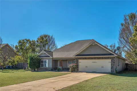 8 Buckeye Ct, Fort Mitchell, AL 36856