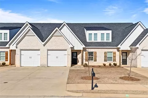 533 Cloverdale Dr, Auburn, AL 36830