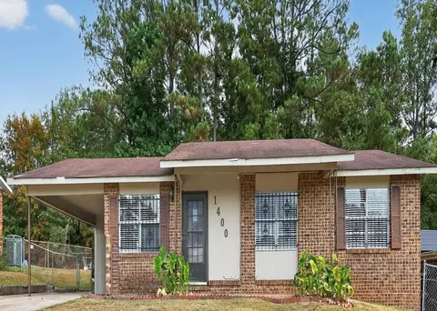 1400 Lockhart Cir, Phenix City, AL 36869