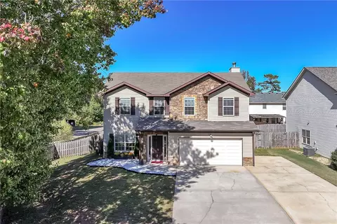 2712 Youngwood Ln, Opelika, AL 36801