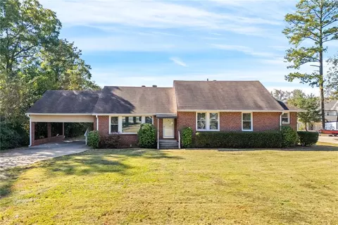 228 N 30th St, Opelika, AL 36801