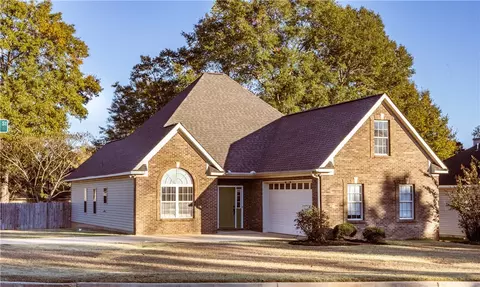 1315 Lizlin St, Opelika, AL 36801