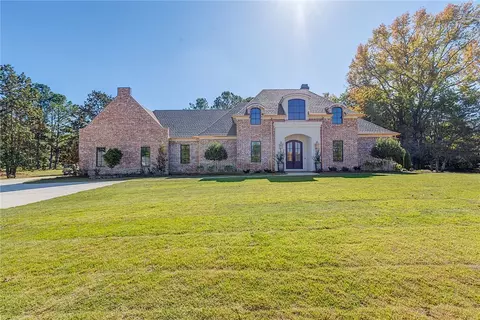 880 Kentwood Dr, Auburn, AL 36830